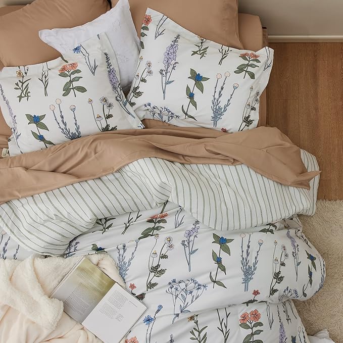 Bedsure Duvet Cover King Size - Reversible Cute Floral Duvet Cover Set with Zipper Closure, 3 Pieces White Bedding Set with 8 Corner Ties and 2 Pillow Shams 20"x36"