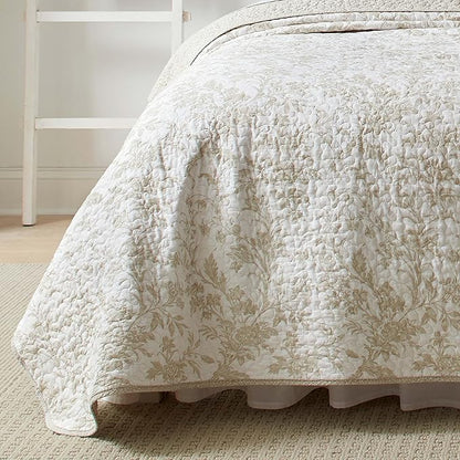 Laura Ashley Home - Amberley Collection - Quilt Set - 100% Cotton, Breathable & Lightweight, Reversible Bedding, Pre-Washed for Added Softness, Queen, Biscuit