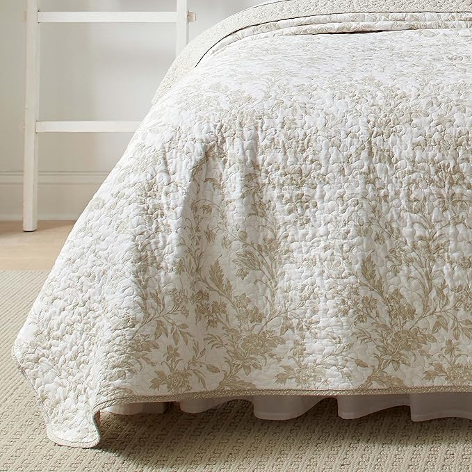 Laura Ashley - King Quilt Set, Soft Cotton Bedding with Reversible Design, Medium Weight for Year Round Use, 3 Piece Bed Set with Matching Pillowcases (Amberley Beige)