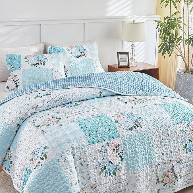 Joyreap 3 Pieces Floral Patchwork Quilt Set Queen, Blue n White Flowers Design, Soft n Cozy Microfiber Quilt, Bedspread Bed Cover for All Season, 1 Quilt and 2 Pillow Shams- 90x90 inches