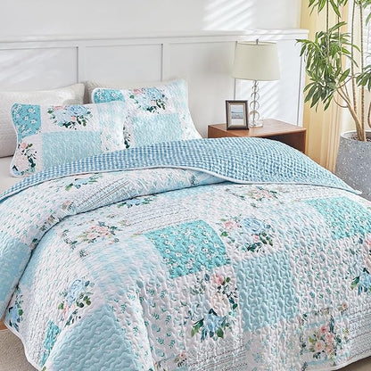 Joyreap 3 Pieces Floral Patchwork Quilt Set King, Blue n White Flowers Design, Soft n Cozy Microfiber Quilt, Bedspread Bed Cover for All Season, 1 Quilt and 2 Pillow Shams- 102x90 inches