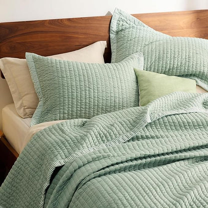 Bedsure Green Quilts King Size - King Quilt Bedding Set Bedspread Coverlet, Lightweight Corduroy Pattern Bedspread, 3-Piece Set with 106"x96" Coverlet & 2 Pillow Shams, All-Season Soft Microfiber