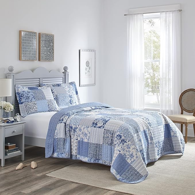 Laura Ashley - Queen Quilt Set, Soft & Reversible Cotton Floral Bedding with a Medium Weight Feel, 3 Piece Bed Set with Matching Pillowcases (Paisley Patchwork Blue)
