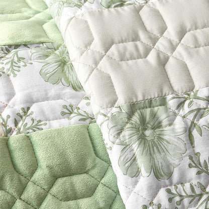 Wonderful Sage Green Patchwork Spring Quilt Queen - Real Stitched Cotton Velvet Microfiber Mixed Bedding - 3-Piece Piano Key Splicing Floral Bedspread - Lightweight Geometric Quilted Coverlet | Breathable Material, Soft Touch, Wrinkle-Resistant, Machin...