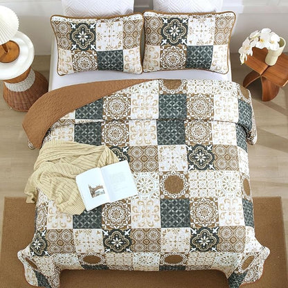 Dobuyly Brown Quilt Set King Size, Boho Plaid Patchwork Bedspreads Coverlet Set, 3 Pieces Soft Lightweight Microfiber Quilt Bedding Set for All Seasons 110"x90"