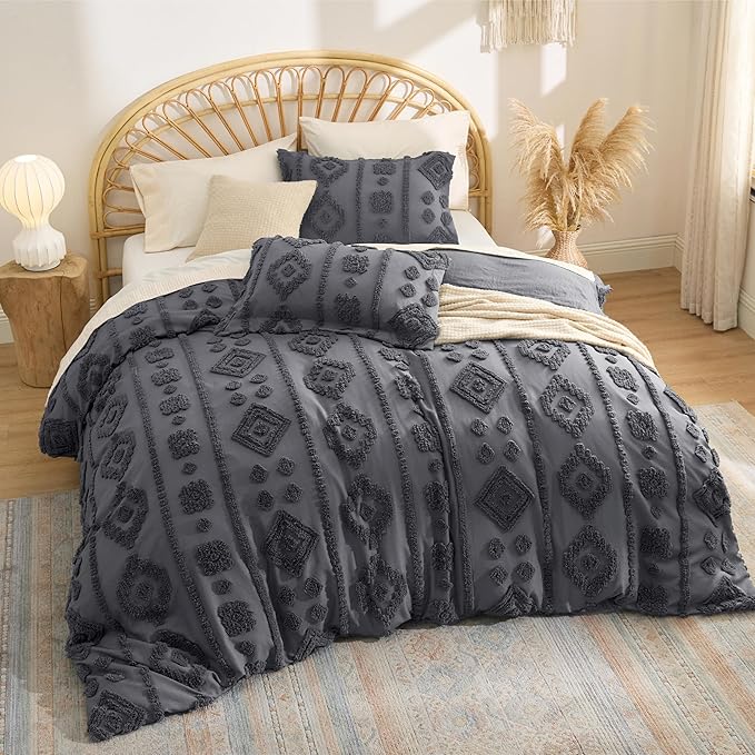 Bedsure Boho Tufted Grey Comforter King Size, GentleSoft™ 3 Pieces Boho Farmhouse Decor Bedding, Exquisite Shabby Chic Bedding for All Seasons, 1 Bed Comforter, 2 Pillow Shams, 104x90 Inches