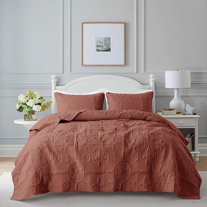 B2EVER Red Damask Quilt Twin Size Bedding Sets with 1 Pillow Sham, Boho Bedspread Lightweight Soft Farmhouse Vintage Bohemian Coverlet Retro Jacquard Pattern Bed Cover for All Season, 2 Pieces