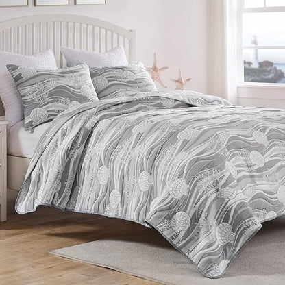 Greenland Home Coastal Paradise Reversible Matelassé Coverlet Set, 3-Piece King/Cal King, Dover Harbor Gray