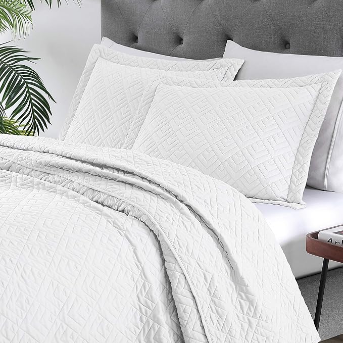 EXQ Home Quilt Set Twin Size White 2 Piece,Lightweight Soft Coverlet Modern Style Squares Pattern Bedspread Set for All Season(1 Quilt,1 Pillow Shams)
