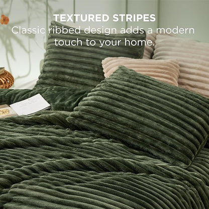 Bedsure Twin/Twin XL Size Comforter - GentleSoft™ 2 Pieces Double-Side Fleece Fluffy Olive Green Comforter Set, Cozy Striped Room Decor Aesthetic Luxury Twin Bedding Sets, 1 Pillowcase, 68x88 Inches