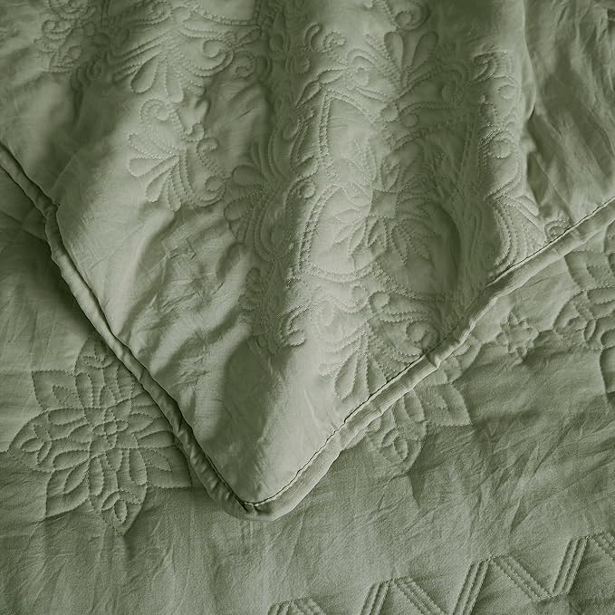 Boho Sage Green Quilt Queen Size Bedding Sets with Pillow Sham, Bohemian Lightweight Soft Bedspread Coverlet, Farmhouse Floral Vintage Thin Comforter Bed Cover All Season, 3 Pieces, 90x90 inches