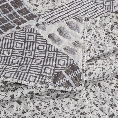 Virah Bella Quilt Bedding Set in King Phyllis Dobbs Charming Grays Printed Lightweight Reversible Quilt with 2 Matching Pillow Shams - Cozy & Beautiful Contemporary-Themed Bedding