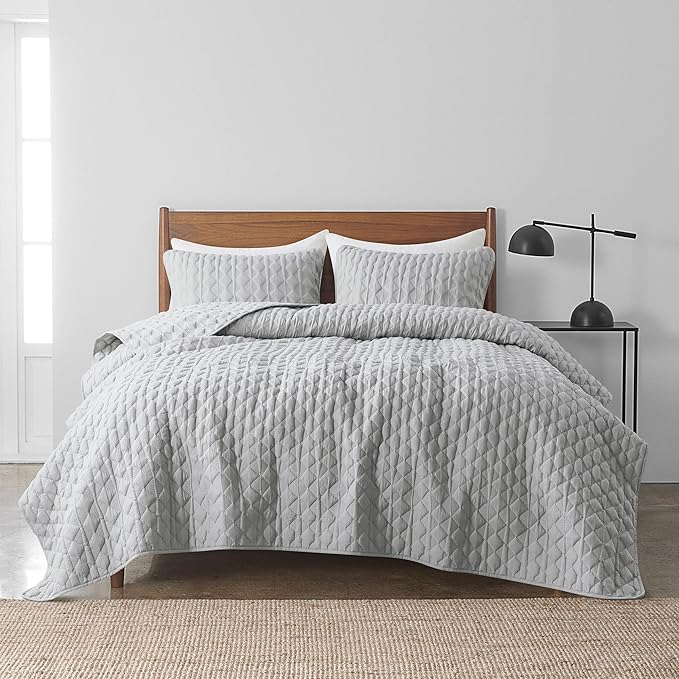 WDCOZY Light Grey Quilts Queen Size Bedding Set with 2 Pillow Shams, Lightweight Soft Bedspread Coverlet, Thin Comforter Bed Cover for All Season, 3 Pieces, 90x90 inches
