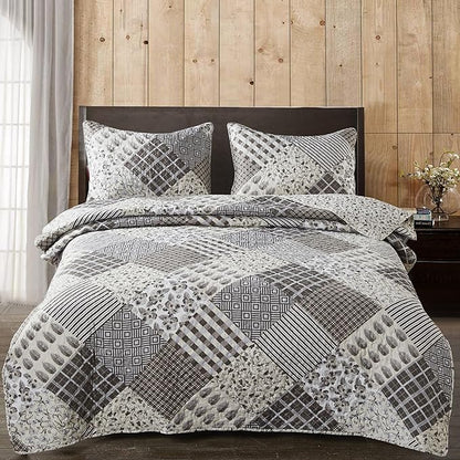 Virah Bella Quilt Bedding Set in King Phyllis Dobbs Charming Grays Printed Lightweight Reversible Quilt with 2 Matching Pillow Shams - Cozy & Beautiful Contemporary-Themed Bedding