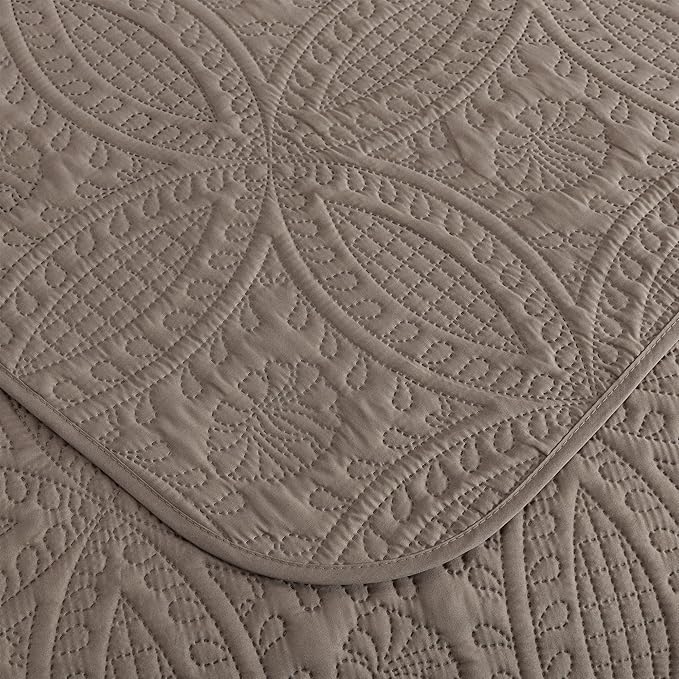 Chezmoi Collection Austin 3-piece Oversized Bedspread Coverlet Set (King, Taupe) | Oversized, Lightweight, Fade Resistant