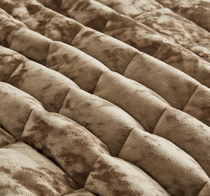 Chezmoi Collection Lux Tan Velvet Quilt Oversized King Set, 3-Piece Plush Distressed Velvet Bedding All Season Lightweight Comforter Brushed Microfiber Reverse with Diamond Stitch Quilting