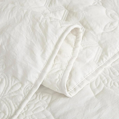 Boho Ivory Quilt California Cal King Size Bedding Set with Pillow Sham, Oversized Lightweight Soft Bedspread Coverlet, Floral Vintage Thin Comforter Bed Cover for All Season, 3 Pieces, 118x106 inches