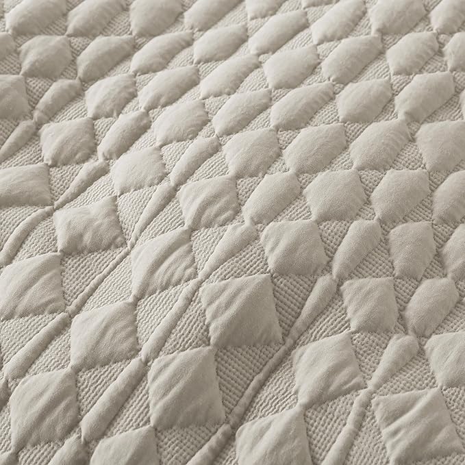 WDCOZY Light Beige Oversized California Cal King Size Quilt Bedding Set with 2 Pillow Shams, Lightweight Soft Bedspread Coverlet Bed Cover for All Season, 3 Pieces, 118x106 inches