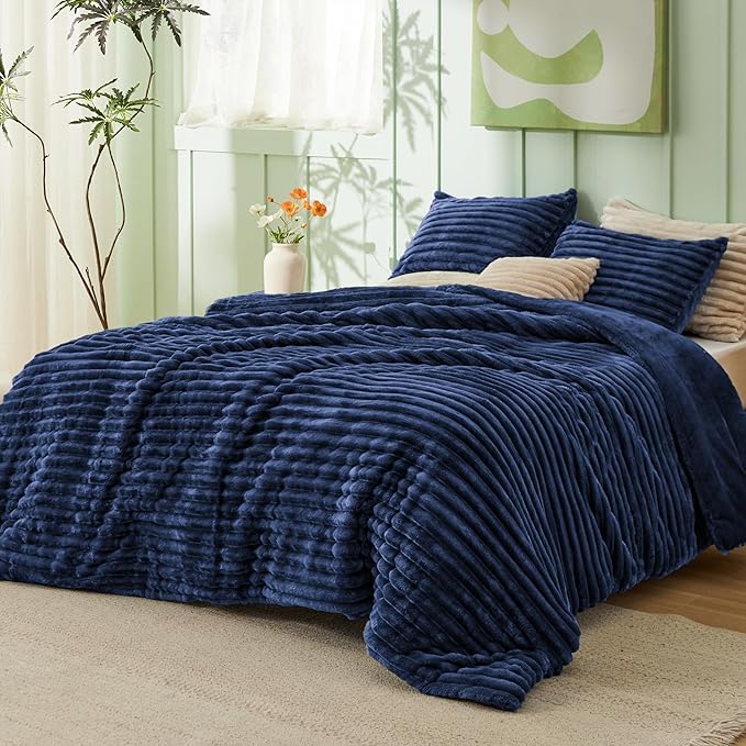 Bedsure King Comforter - GentleSoft™ 3 Pieces Double-Side Fleece Fluffy Navy Blue Comforter Set, Cozy Striped Room Decor Aesthetic, Luxury King Size Bedding with 2 Pillowcases, 104x90 Inches