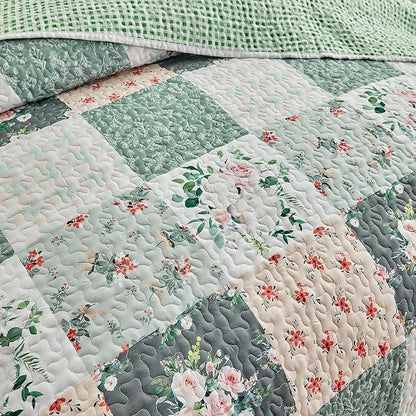 Joyreap 3 Pieces Floral Patchwork Quilt Set California King, 102x114 inches- Green n White Floral Design, Smooth Soft Microfiber Quilt, Bedspread Bed Cover for All Season