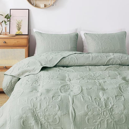 Sage Green Damask Quilt Queen Size Bedding Sets with 2 Pillow Shams, Boho Bedspread Lightweight Soft Farmhouse Vintage Bohemian Coverlet Retro Jacquard Pattern Bed Cover for All Season, 3 Pieces