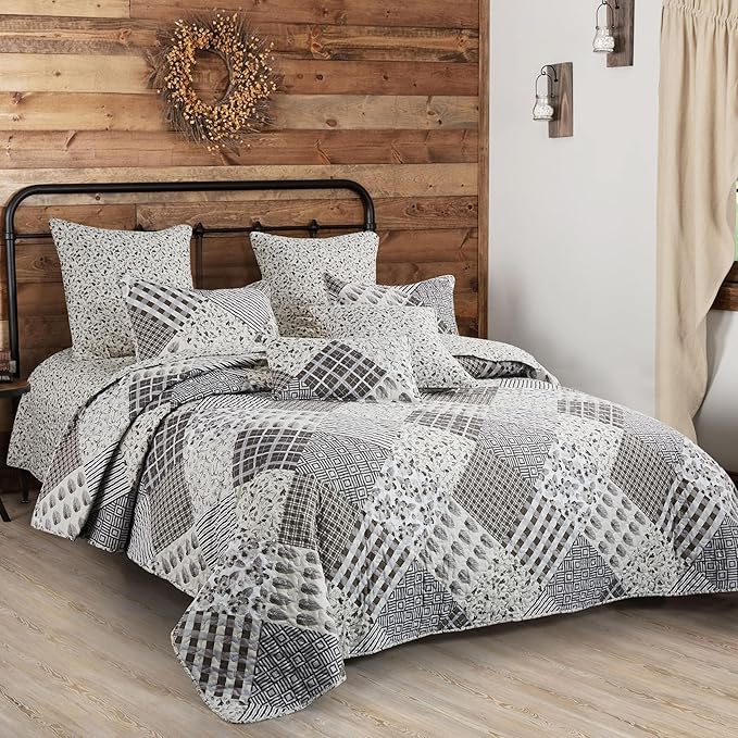 Virah Bella Quilt Bedding Set in King Phyllis Dobbs Charming Grays Printed Lightweight Reversible Quilt with 2 Matching Pillow Shams - Cozy & Beautiful Contemporary-Themed Bedding