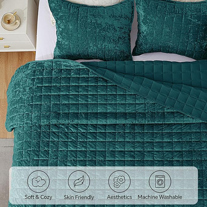 BEDELITE Velvet Quilt Set King Size - Luxury Velvet Comforter Bedding Set 3 Pieces, Lightweight Soft Cozy Shiny Emerald Green Oversized Bedspread Coverlet for All Seasons with 2 Pillow Shams