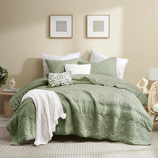 Boho Sage Green Quilt Twin Size Bedding Sets with Pillow Sham, Bohemian Lightweight Soft Bedspread Coverlet, Farmhouse Floral Vintage Thin Comforter Bed Cover All Season, 2 Pieces, 68x90 inches