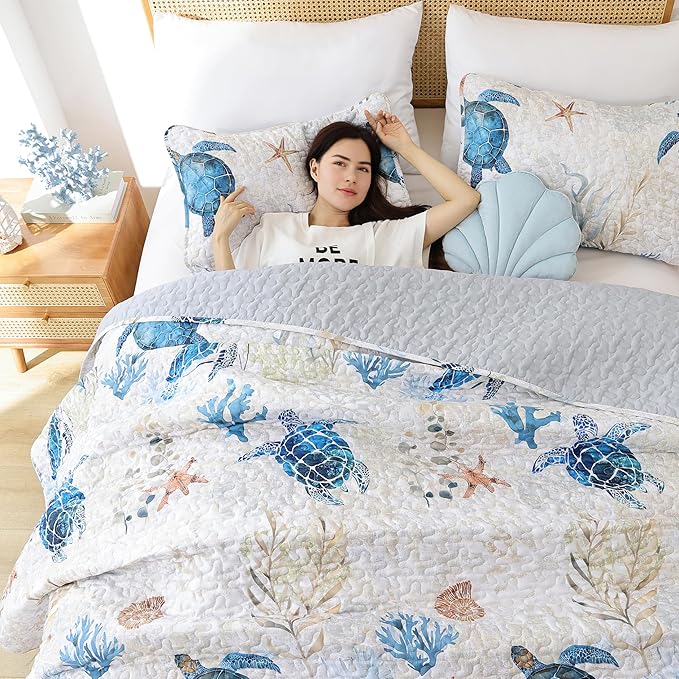 weigelia Coastal Quilt Set King Size - Sea Turtle Ocean Print Lightweight Soft Microfiber Summer Comforter with 2 Pillow Cases - Beach Bedding Coverlet Decor for All Seasons, Bedroom & Guest Room