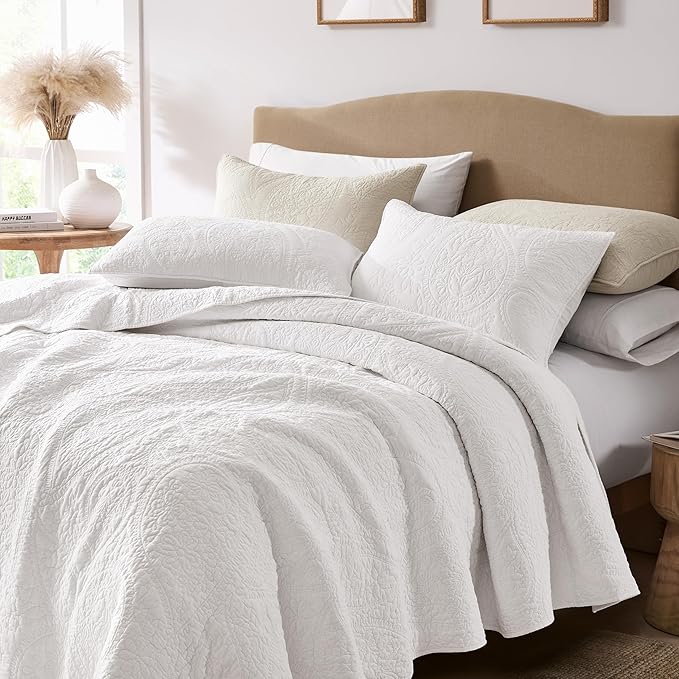 palassio White Paisley 100% Cotton Quilt Queen Size Bedding Sets with 2 Pillow Shams, Boho Floral Lightweight Farmhouse Country Vintage Soft Bedspread Shabby Chic Coverlet for All Season, 3 Pieces