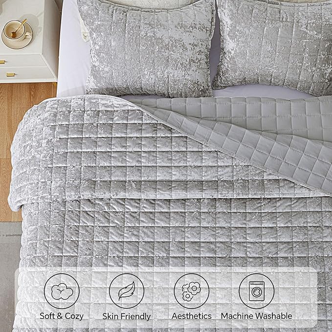 BEDELITE Velvet Quilt Set King Size - Luxury Velvet Comforter Bedding Set 3 Pieces, Lightweight Soft Cozy Shiny Light Grey Oversized Bedspread Coverlet for All Seasons with 2 Pillow Shams