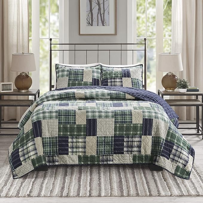 Madison Park Reversible Quilt Cabin Lifestyle Plaid Design - All Season, Breathable Coverlet Bedspread Bedding Set, Matching Shams, King/Cal King(104"x94"), Green/Navy 3 Piece