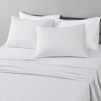 Amazon Basics Lightweight Microfiber 4-Piece Bed Sheet Set, Queen, Plum, Printed