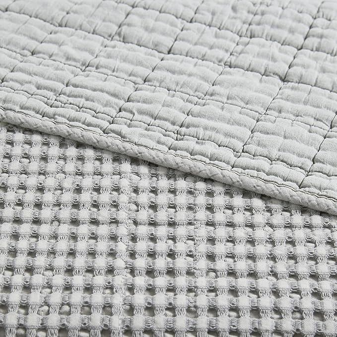 Levtex Home Mills Waffle Full/Queen Quilt Set (88x92in) with 2 Pillow Shams (26x20in) - Grey - Cotton Waffle Full/Queen Size Quilt Bedding Set - Lightweight, Soft, Pre-Washed