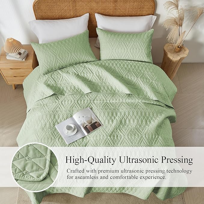 akkialla Full/Queen Size Quilt Bedding Set,Sage Green Lightweight Microfiber Soft Bedspread,Modern Style Geoetric Pattern Coverlet Set for All Seasons,3 Piece(1 Quilt,2 Pillow Shams) | Breathable material, Easy care