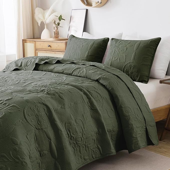Damask Quilt California Cal King Size Bedding Sets 2 Pillow Shams, Oversized Boho Bedspread Lightweight Soft Farmhouse Vintage Coverlet Jacquard Pattern Bed Cover for All Season, 3 Pieces, Moss Green