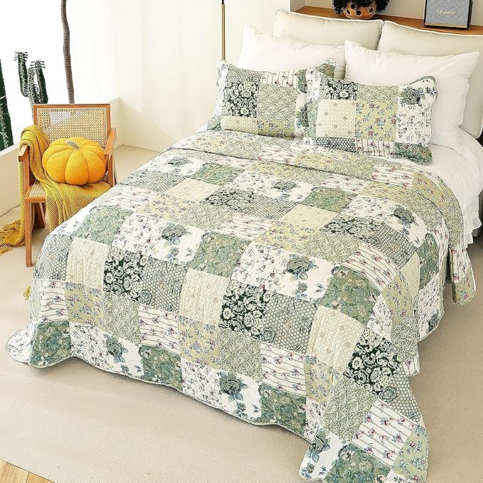 Cmfshape Summer Floral Oversized King Quilted Bedspread,Romantic Green Quilt Set,Reversible Stitched Bedding Cover All Season,Soft Lightweight Coverlet with Pillow Cases (Green,114"x102")