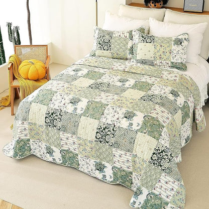 Cmfshape Summer Floral Oversized King Quilted Bedspread,Romantic Green Quilt Set,Reversible Stitched Bedding Cover All Season,Soft Lightweight Coverlet with Pillow Cases (Green,114"x102")
