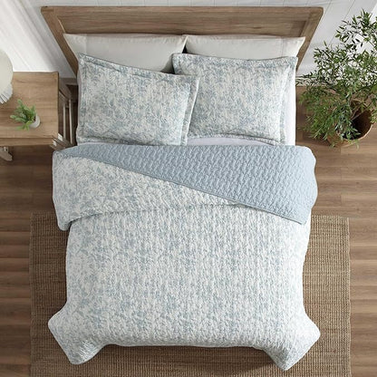 Laura Ashley - Twin Quilt Set, Super Soft Bedding with Reversible Design, Medium Weight for Year Round Use, 2 Piece Bed Set with Matching Pillowcase (Amberley Pastel Blue)