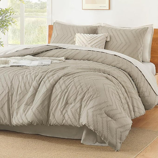 Litanika Oatmeal Queen Size Comforter Sets, 3 Pieces Lightweight Chevron Tufted Bedding Comforter Set, Fluffy Down Alternative Comforter Bed Set Gift Choice (90x90In Comforter and 2 Pillowcases)