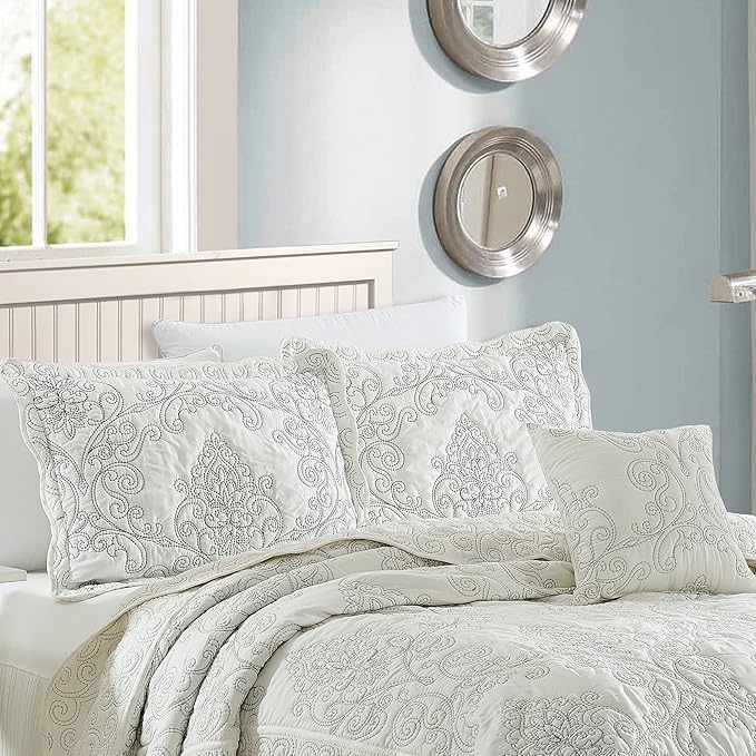 Home Soft Things Damask 4 Piece Bedspread Set, Scalloped Edge Reversible Coverlet Comforter Prewashed Bedding Set, Matelasse Embossed Floral Solid Pattern,Antique White Oversize King(120" x 120")