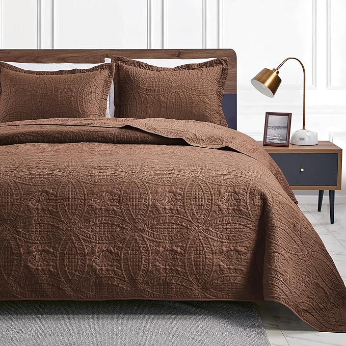 Love's cabin Oversized King Size Quilt Bedding Set Brown Bedspreads - Oversized King Lightweight Bedspread Comforter - Coin Pattern Coverlet for All Season - 3 Pieces (1 Quilt, 2 Pillow Shams)