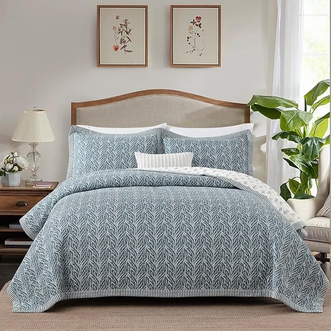 SahSahCasa Quilt Set Queen Size, 100% Cotton Quilt Bedding Set Bedspread, Botanical Pattern Solid Color Chic Lightweight Quilted Comforter for Queen Bed, White/Grayish-Blue, All Season, 3 Pieces