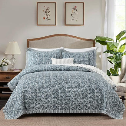 SahSahCasa Quilt Set Queen Size, 100% Cotton Quilt Bedding Set Bedspread, Botanical Pattern Solid Color Chic Lightweight Quilted Comforter for Queen Bed, White/Grayish-Blue, All Season, 3 Pieces