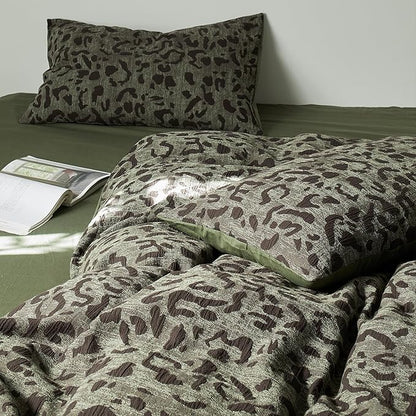 mixinni Leopard Duvet Cover King Size, Premium Yarn-Dyed Jacquard Cotton Duvet Cover with Green Leopard Print, Farmhouse Bedding Set with 2 Pillowcases Perfect for Him and Her-(King Size, Green)