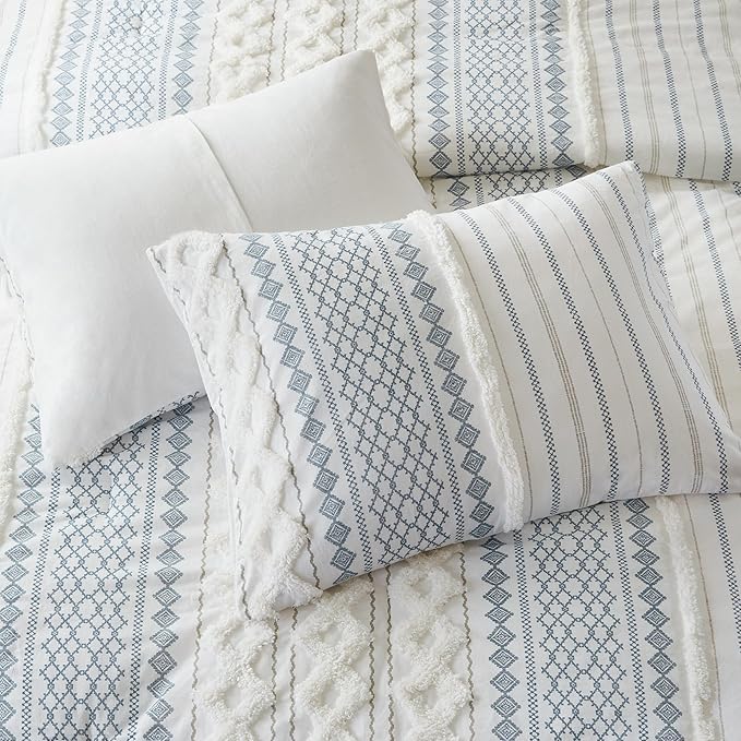Ink+Ivy Comforter for Queen Size Bed, Chenille Tufted, Breathable Cotton Comforter Set Queen, All Season Modern Boho Comforter with Farmhouse Bedding Flare, 2 Matching Shams, Queen White/Navy 3 Piece