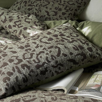 mixinni Leopard Duvet Cover Twin XL Size, Premium Yarn-Dyed Jacquard Cotton Duvet Cover with Green Leopard Print, Farmhouse Bedding Set with 2 Pillowcases Perfect for Him and Her-Green