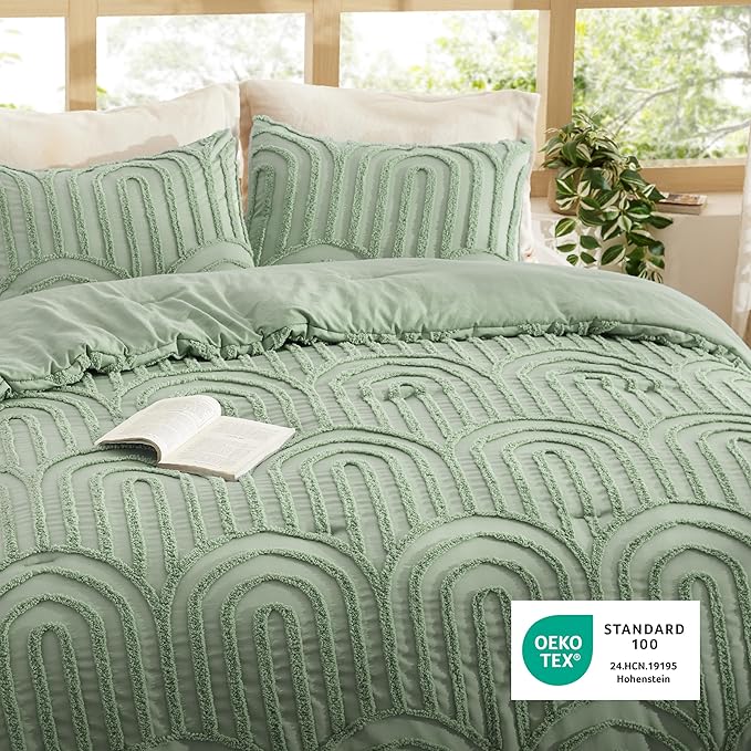 Bedsure Boho Tufted Green Comforter Full Size, GentleSoft™ 3 Pieces Boho Farmhouse Decor Bedding, Arch Shabby Chic Bedding for All Seasons, 1 Bed Comforter, 2 Pillow Shams, 82x86 Inches