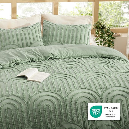 Bedsure Boho Tufted Green Comforter King Size, GentleSoft™ 3 Pieces Boho Farmhouse Decor Bedding, Arch Shabby Chic Bedding for All Seasons, 1 Bed Comforter, 2 Pillow Shams, 104x90 Inches