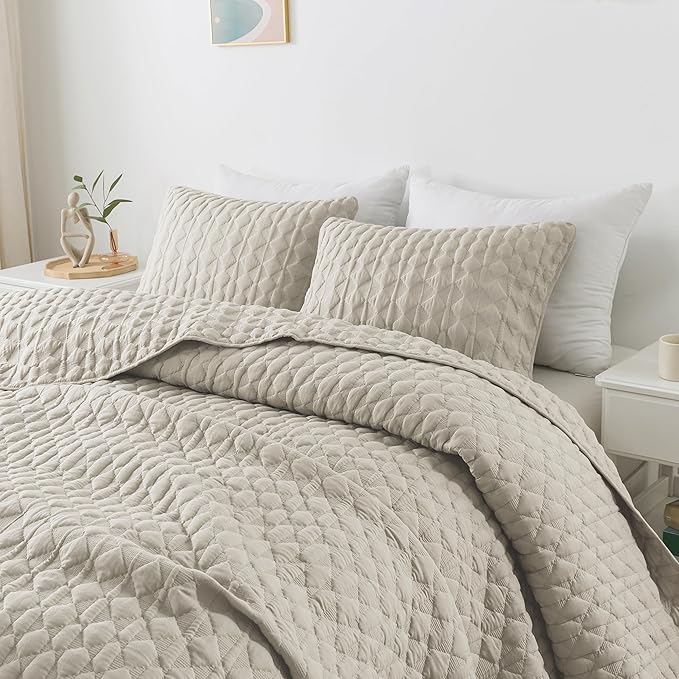 WDCOZY Light Beige Quilt King Size Bedding Set with 2 Pillow Shams, Lightweight Soft Bedspread Coverlet, Thin Comforter Bed Cover for All Season, 3 Pieces, 104x90 inches